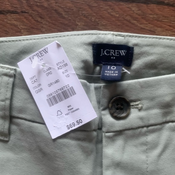 J Crew w’s 10 - High-rise girlfriend chino pant - pale spinach - Picture 3 of 6